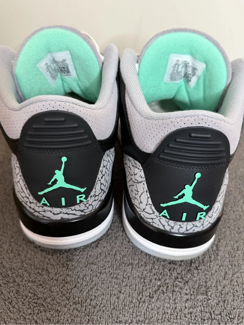 Air Jordan 3 Retro Green Glow Black Wolf Grey Men’s size 11